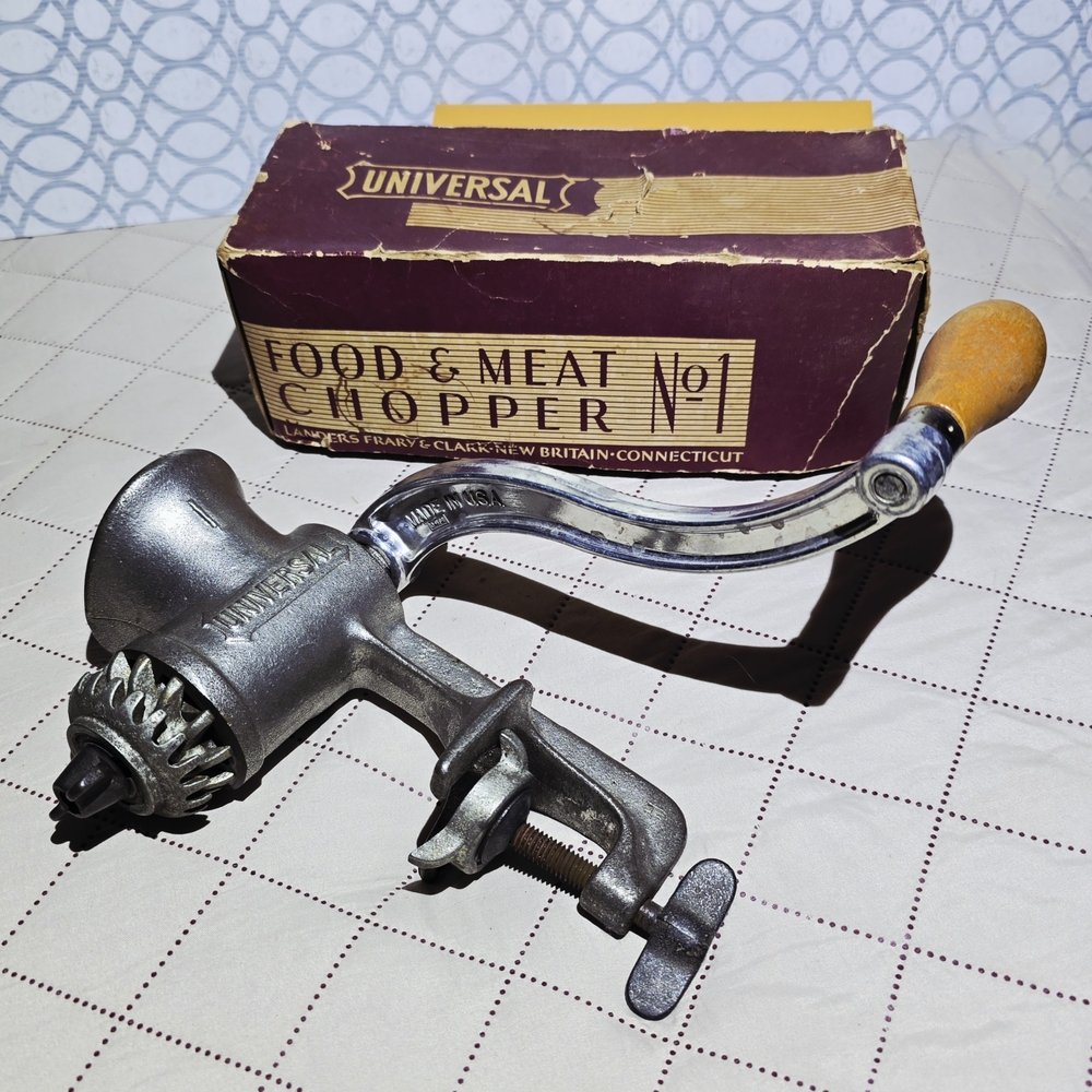 Antique Universal No.1 Food Meat Chopper w Box Complete Set 1930s USA
